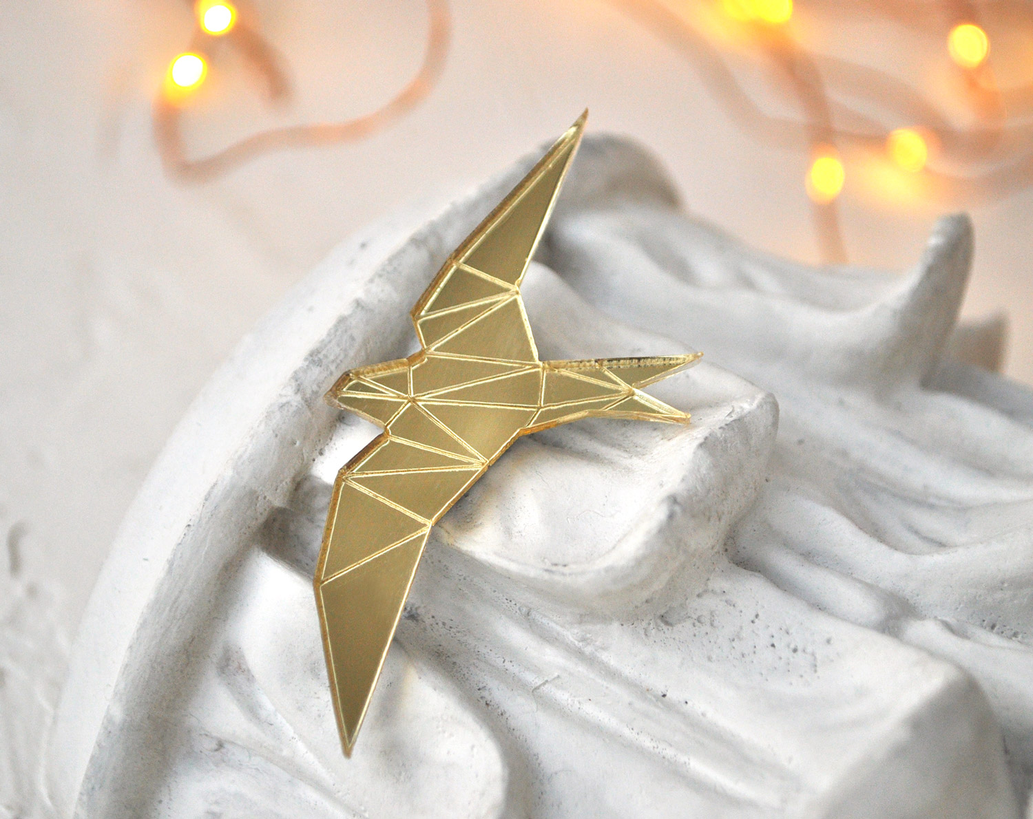 Ласточка - зеркальная брошь