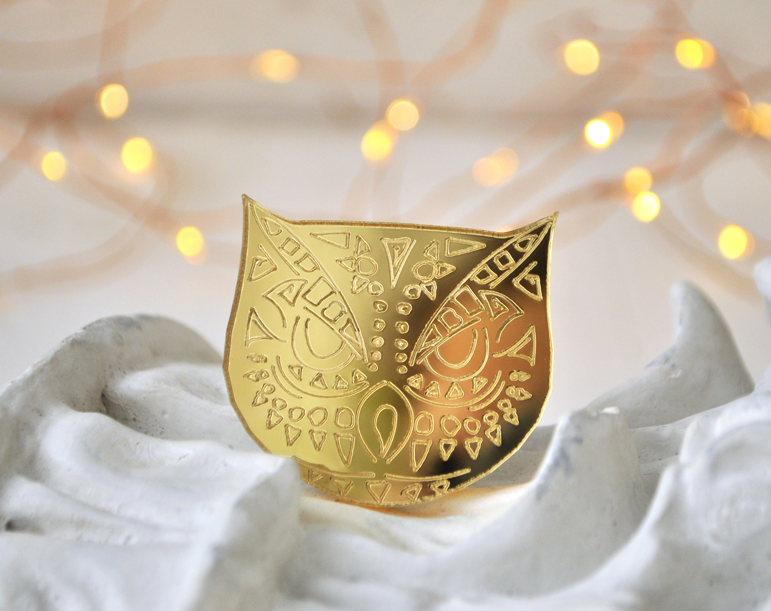 Сова шаман - зеркальная брошь