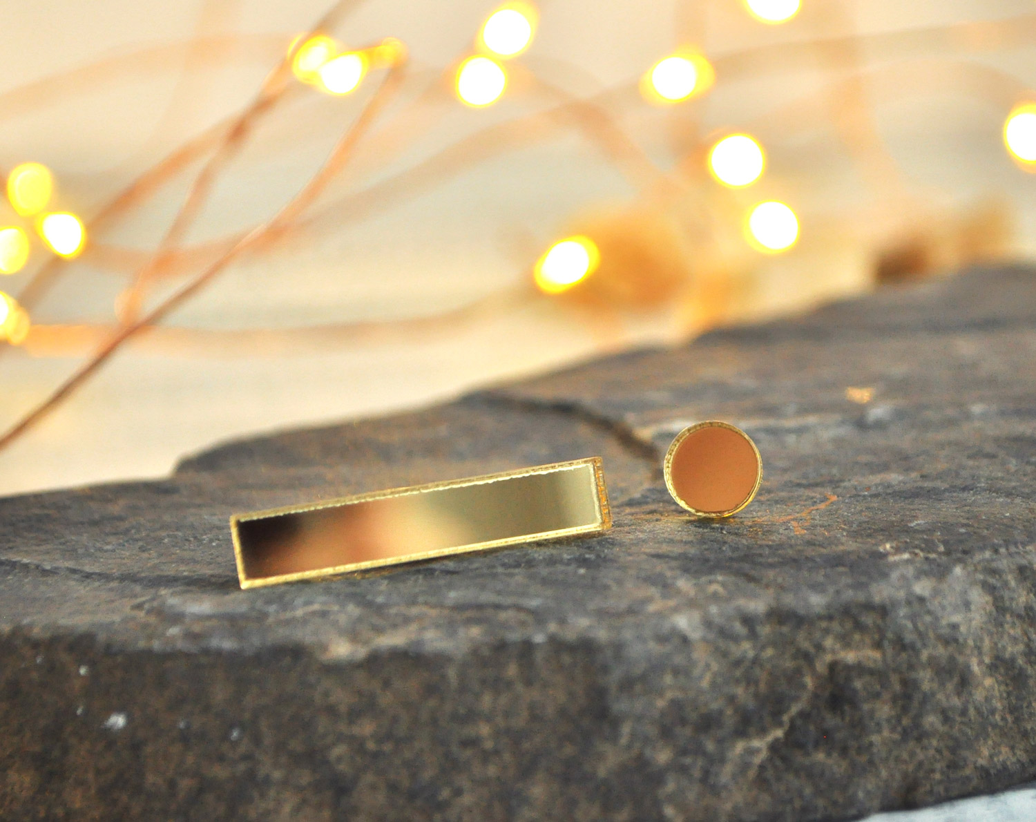 Асимметричные: точка и палочка - серьги-гвоздики зеркальные