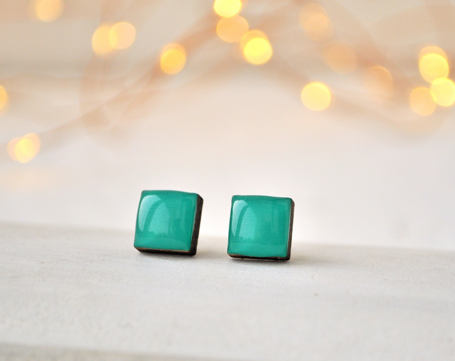 квадраты - серьги-гвоздики разных цветов