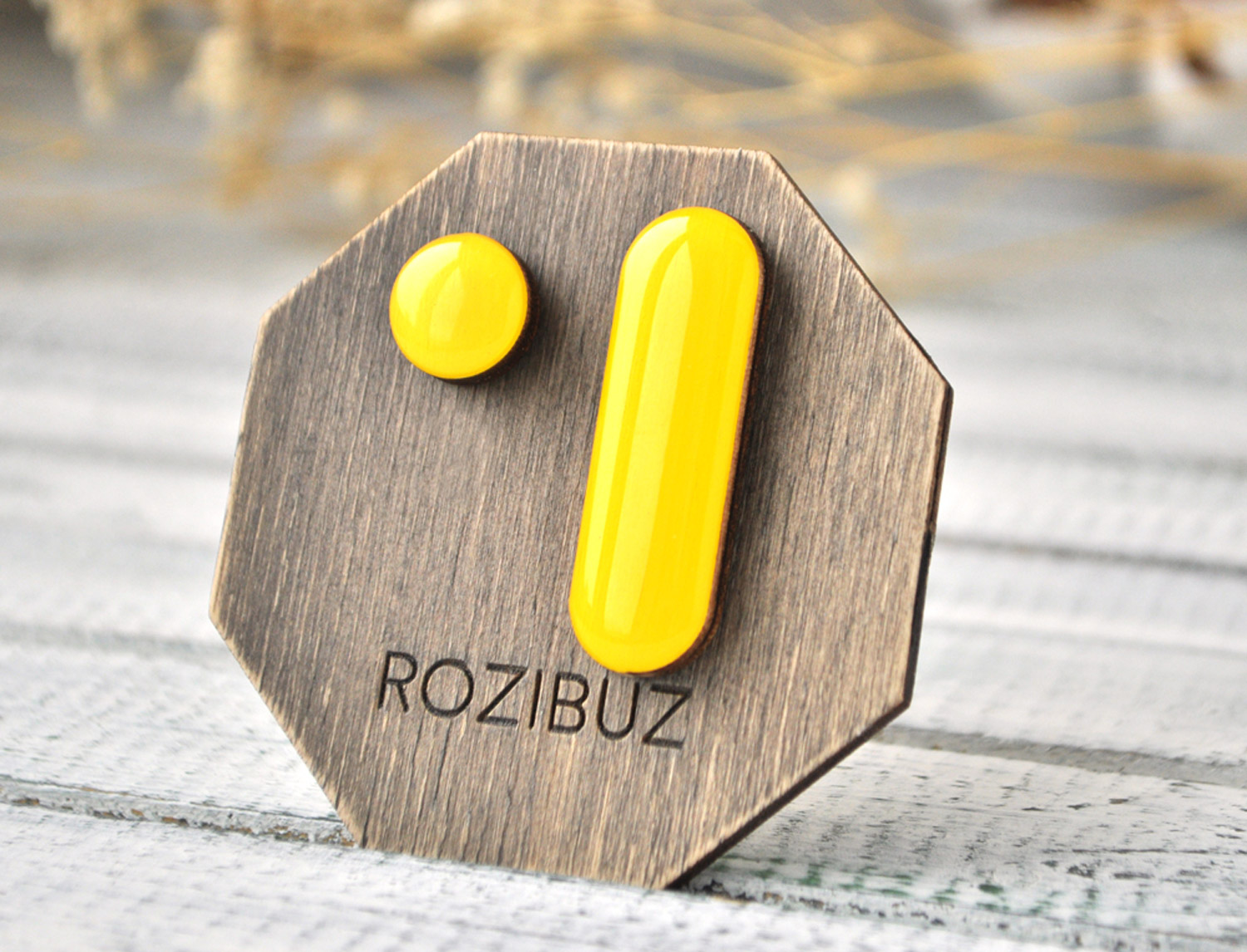 асимметрия с овалом - серьги-гвоздики разных цветов