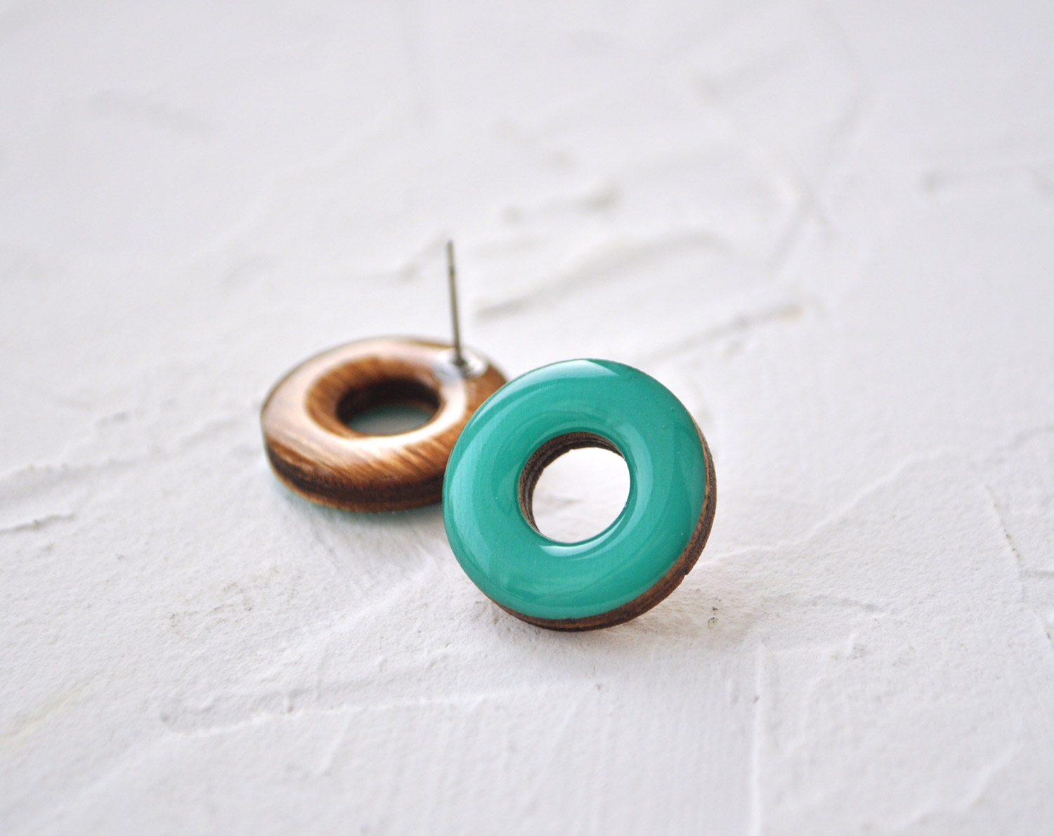 малые бублики - серьги-гвоздики разных цветов