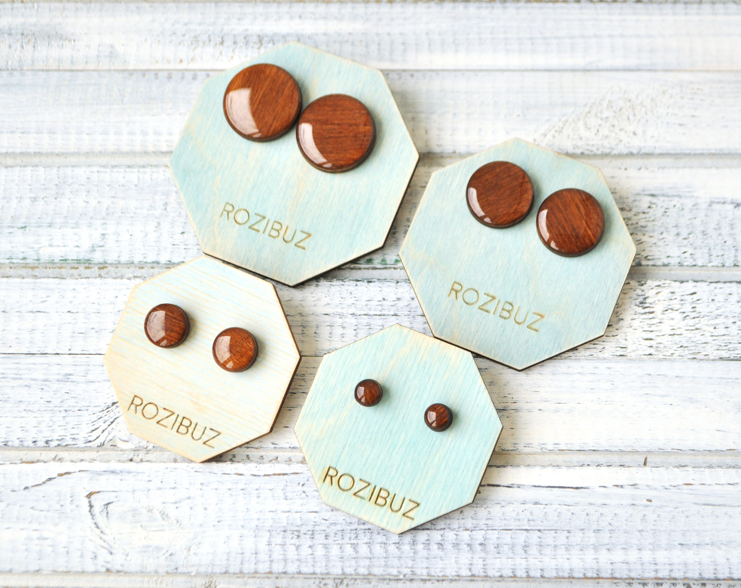 орех - круг - серьги-гвоздики разных размеров