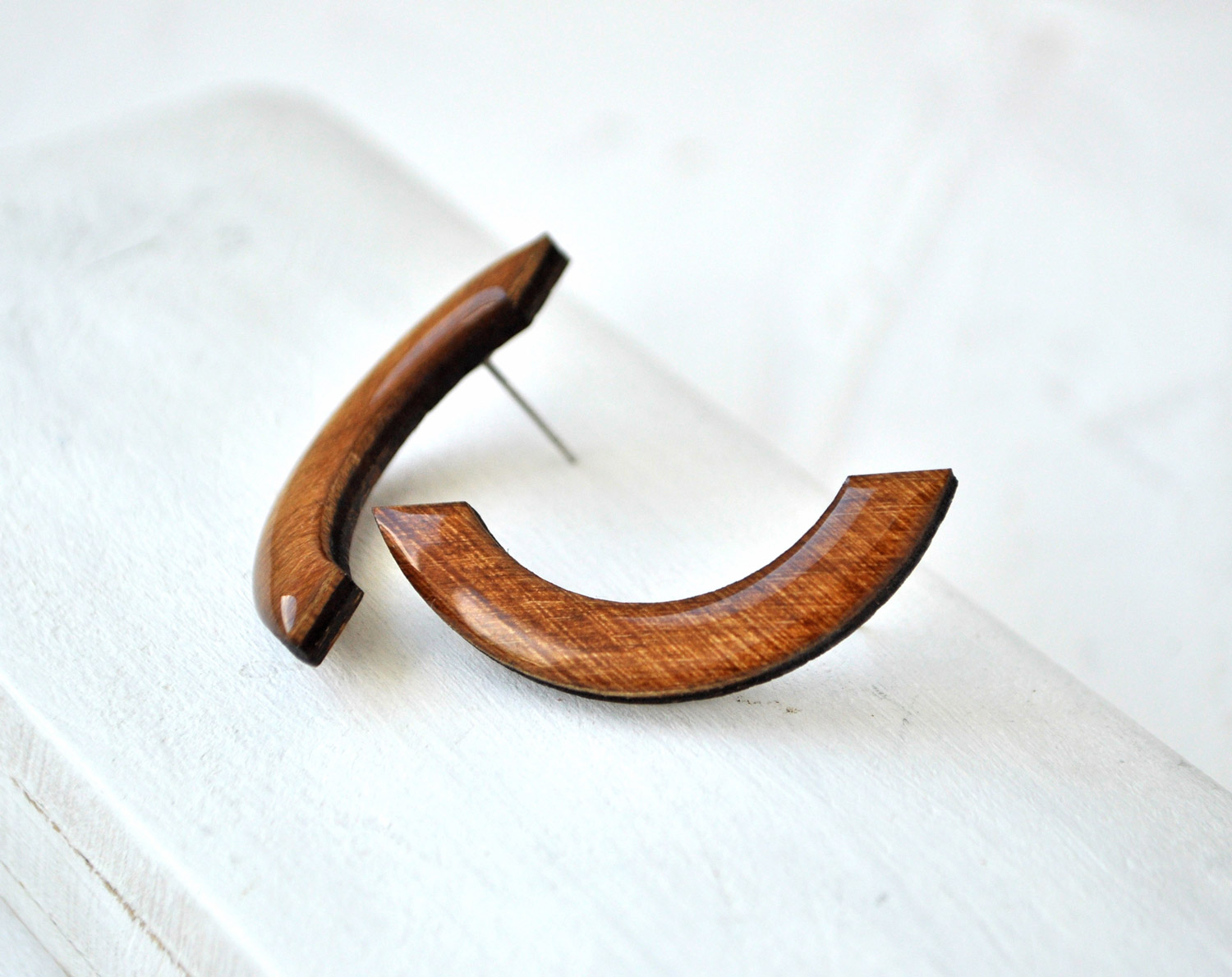 дуги - серьги-гвоздики деревянные