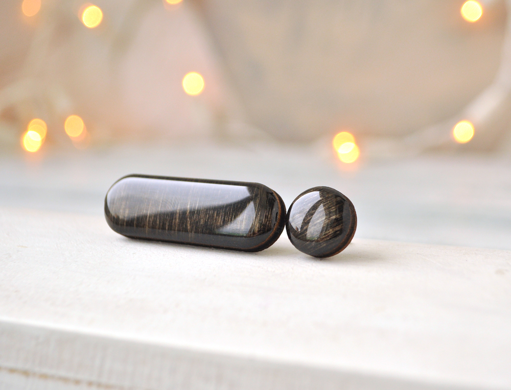 асимметрия с овалом - серьги-гвоздики деревянные