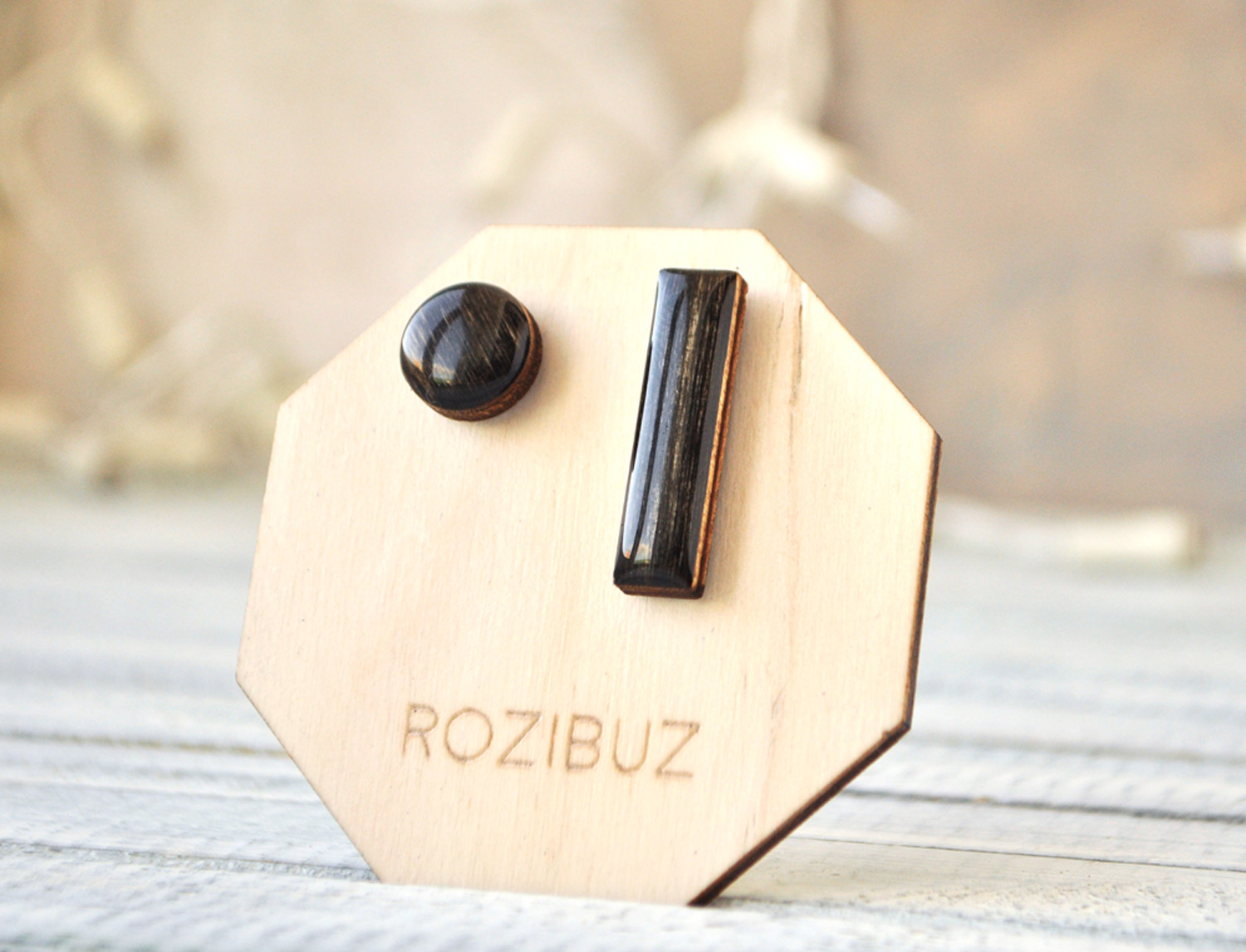 асимметрия с палочкой - серьги-гвоздики деревянные