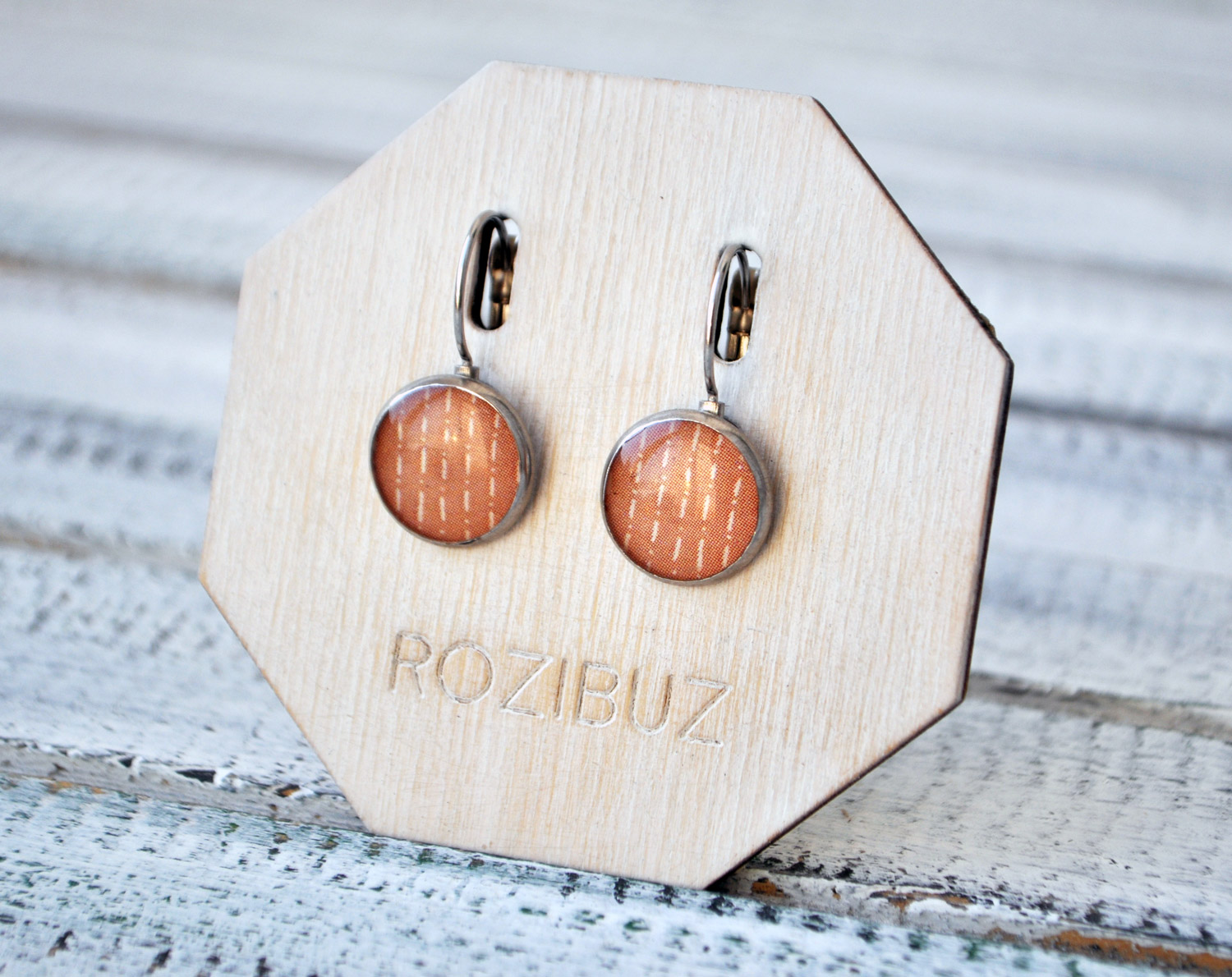 Медовые полоски - серьги в латунной оправе