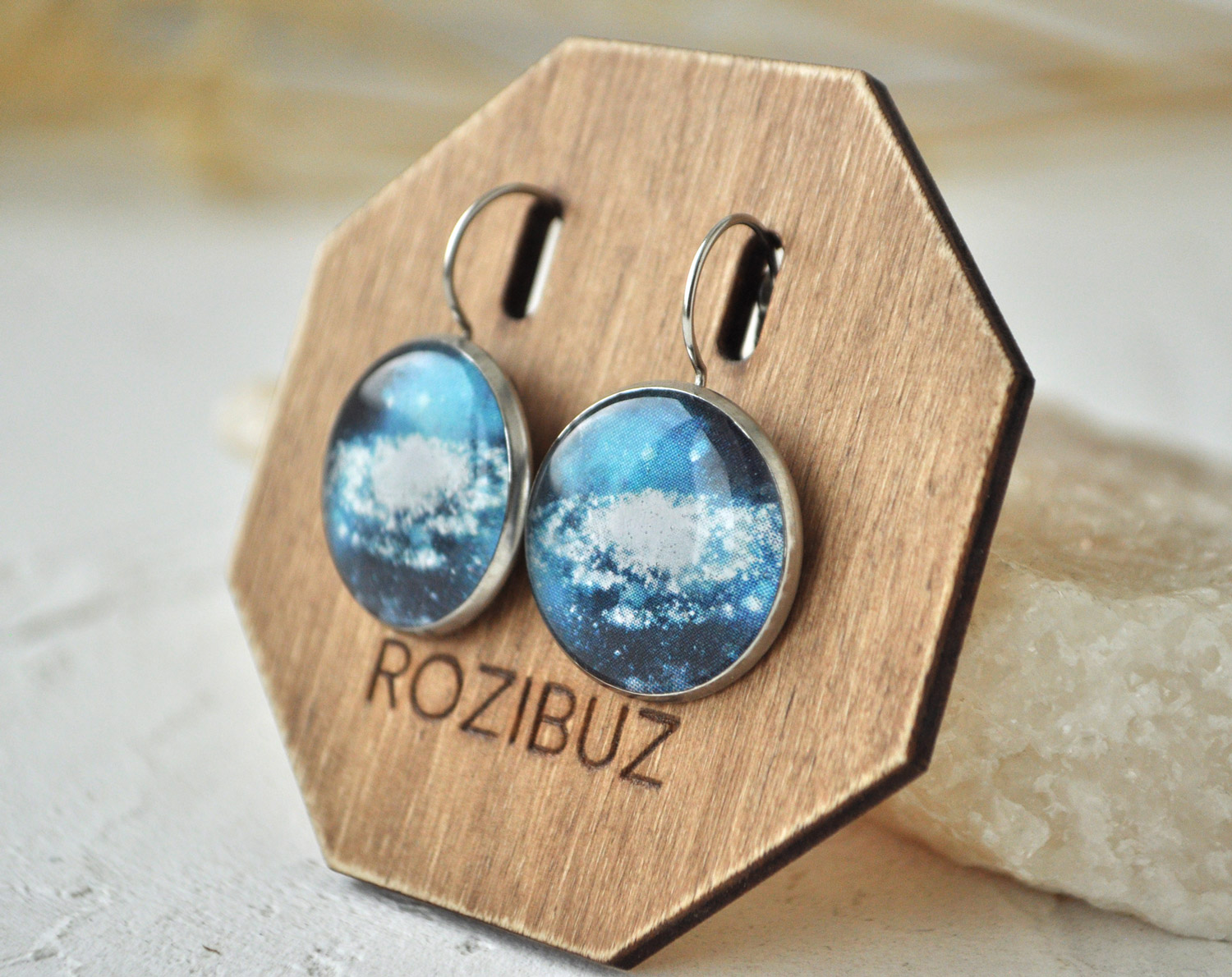 Спиральная галактика - небольшие серьги в оправе с застежкой