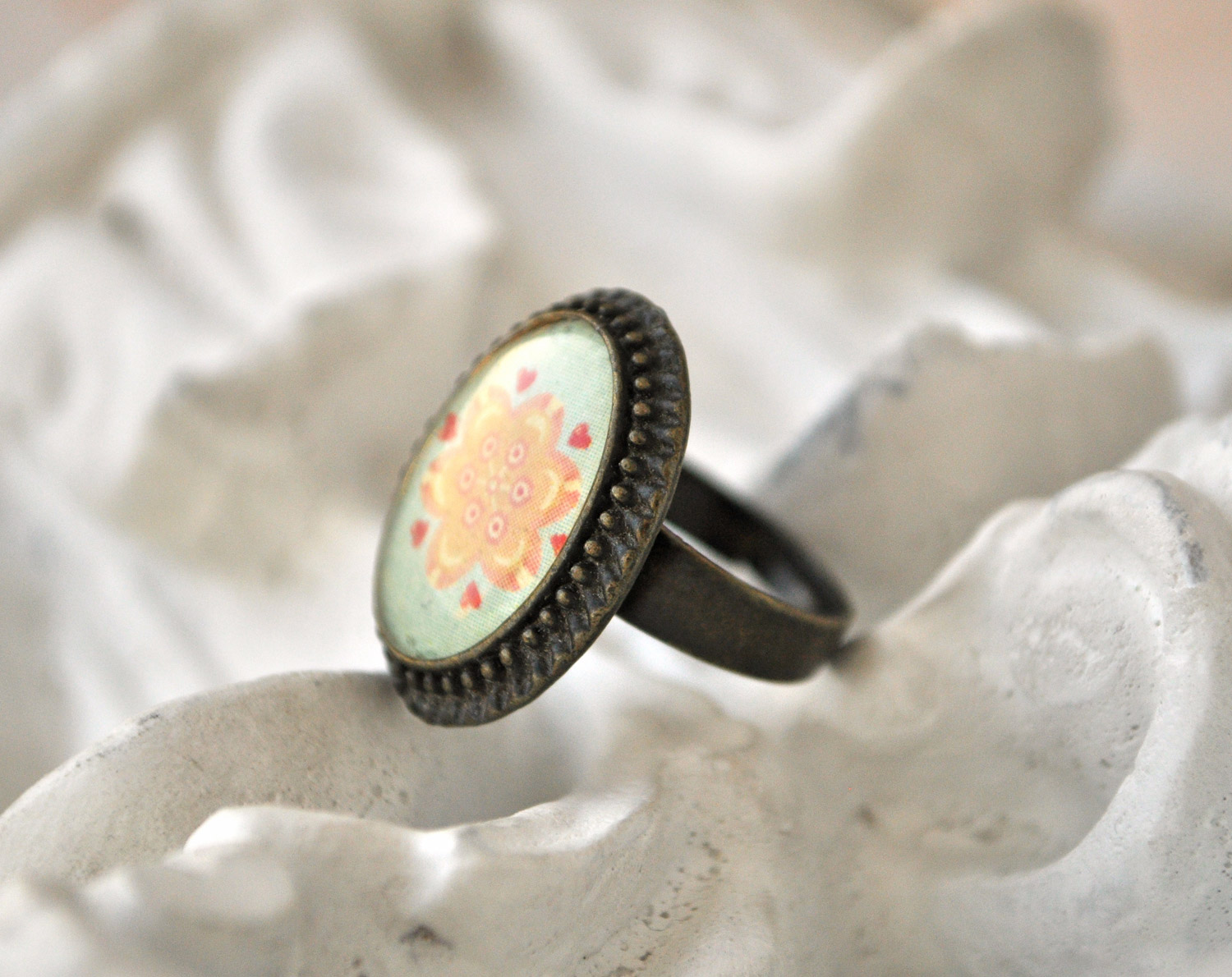 Скандинавия - цветок - овальное кольцо в металлической оправе