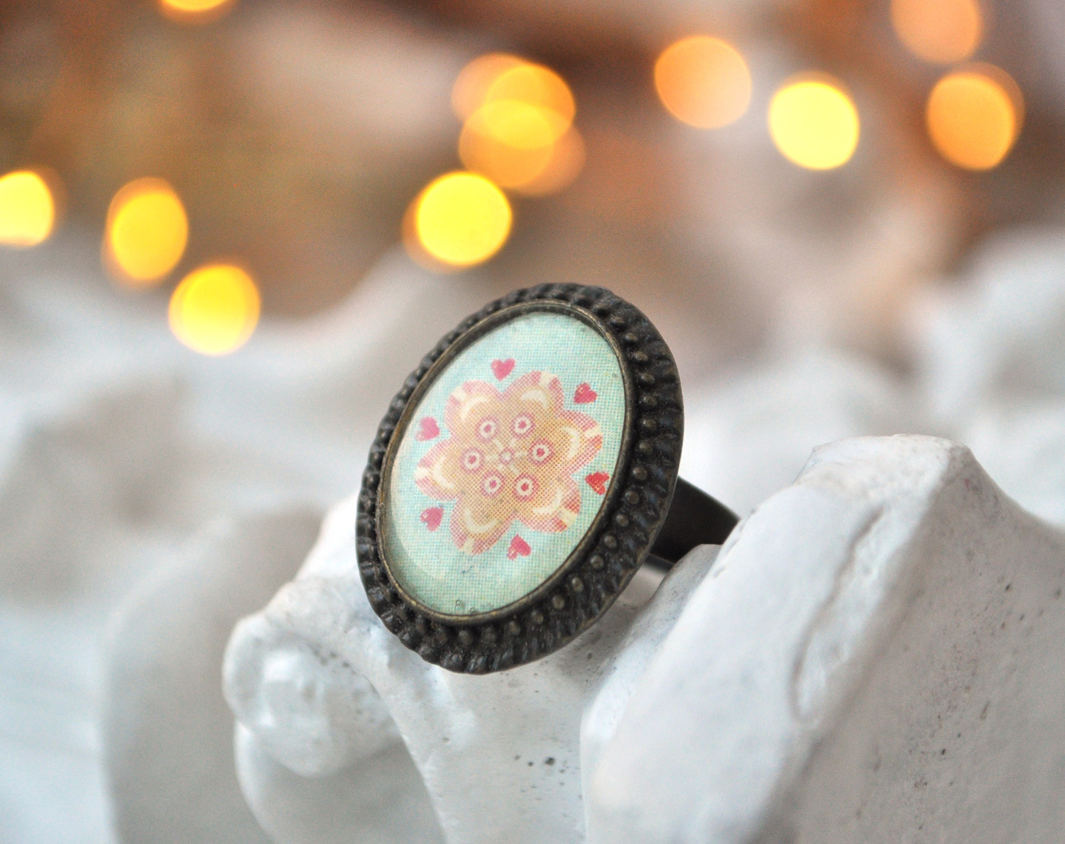 Скандинавия - цветок - овальное кольцо в металлической оправе