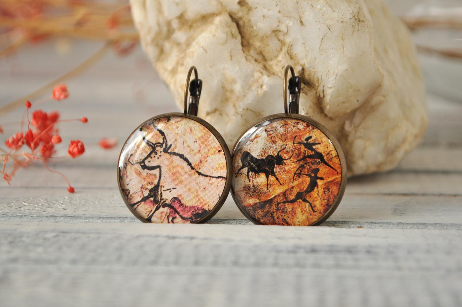 Бык и лучники - большие серьги в латунной оправе