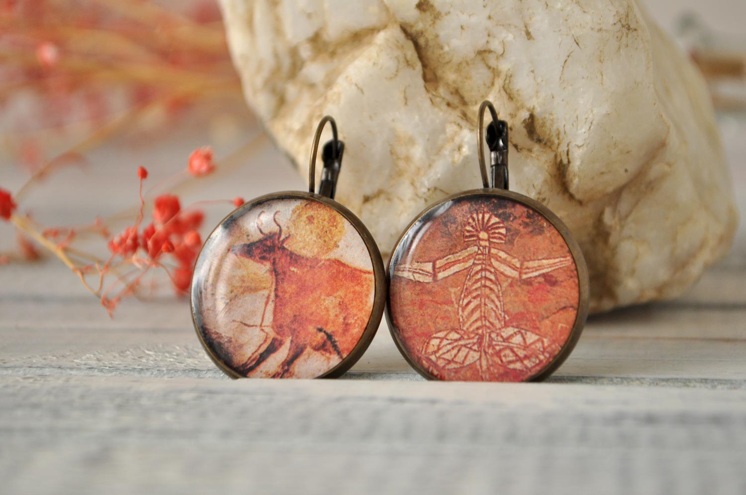 Бык и человек - серьги в латунной оправе