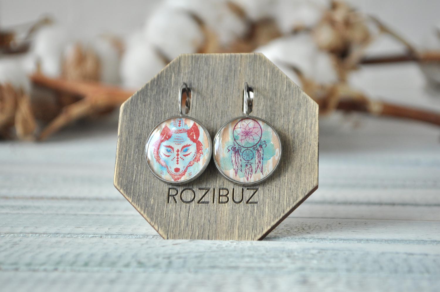 Асимметрия волк и ловец снов - серьги в металлической оправе