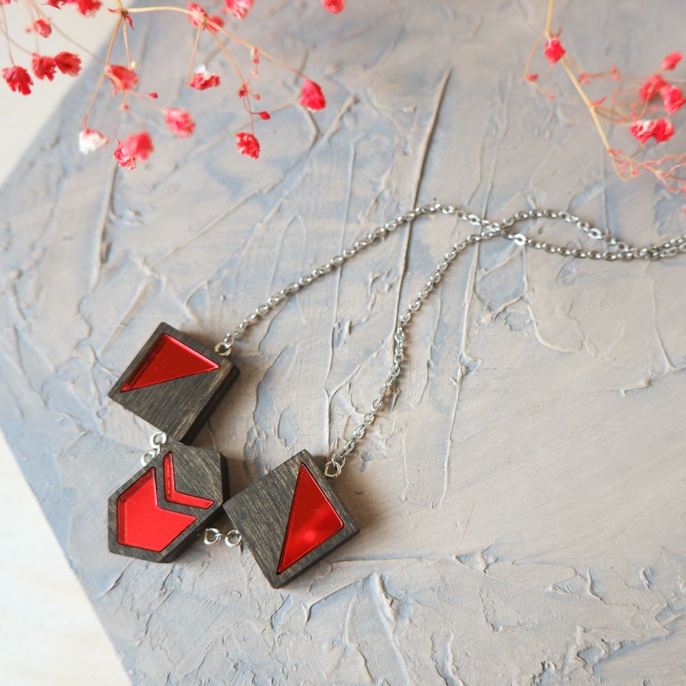 Асимметрия с квадратами - ожерелье