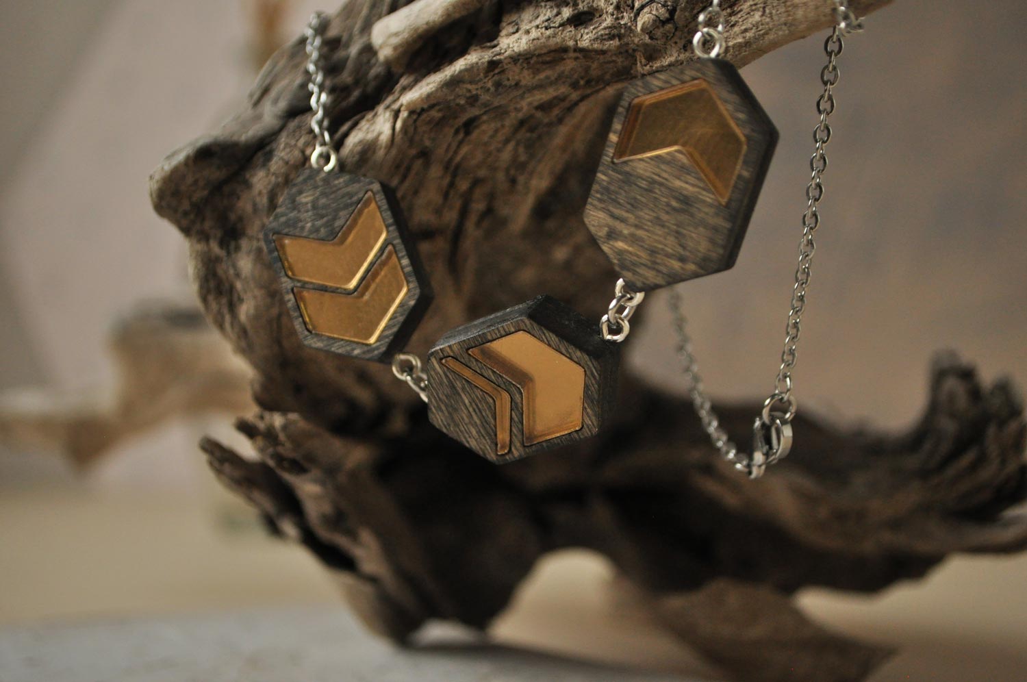 Золотые стрелки - ожерелье