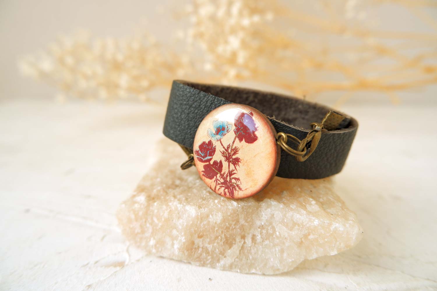 Маки - браслет в два оборота на толстом ремешке