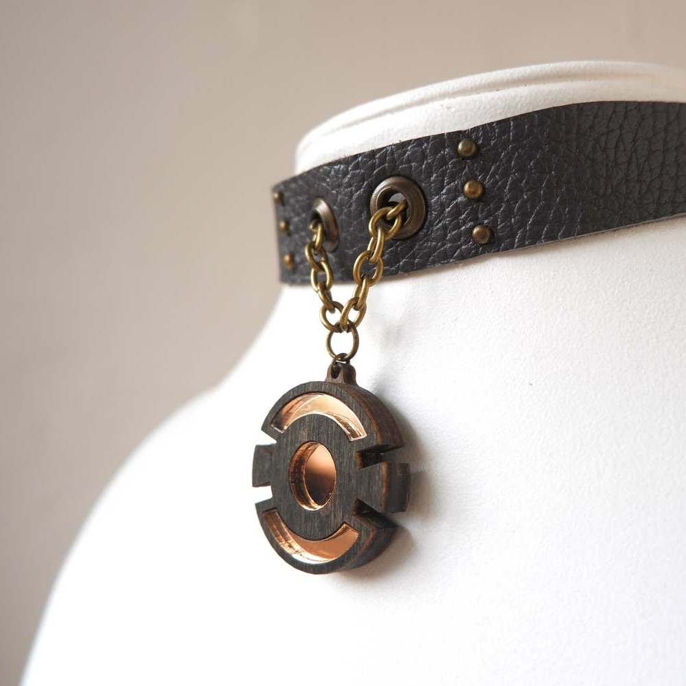 Круг на цепочках - кожаный чекер