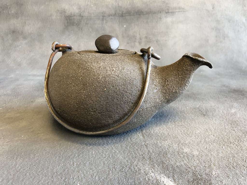 Чайник. черный