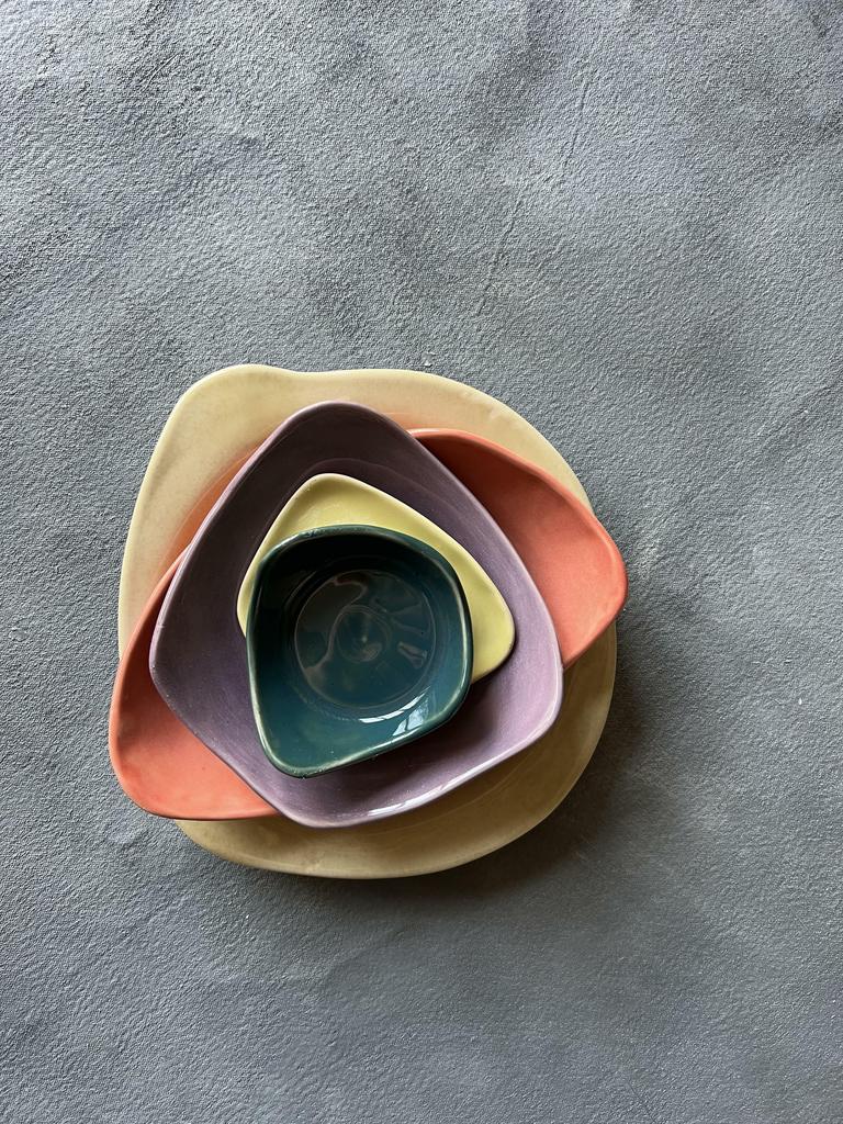 Вариант набора #1 (1 плоская, 1 углубленная, 1 блюдце, 2 соусника)