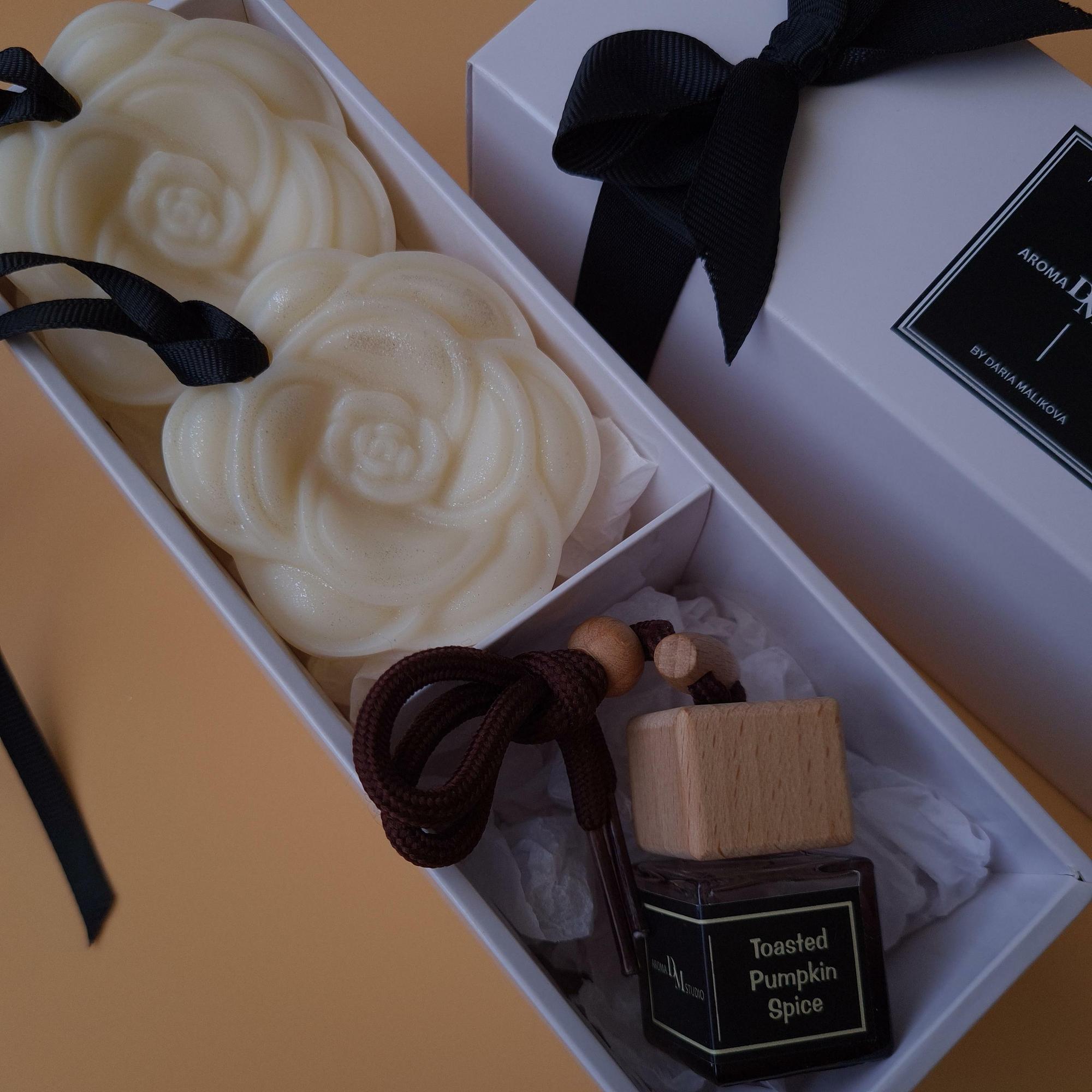 Подарочный бокс  "ароматическое саше + автопарфюм"