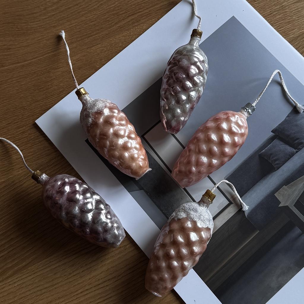 Интерьерная свеча - советская ёлочная игрушка ШИШКА