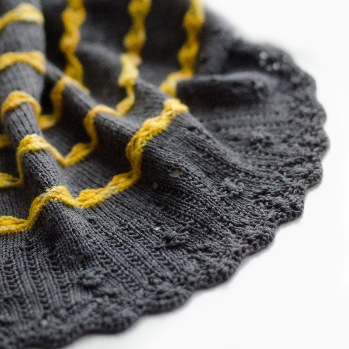 Описание по вязанию шали Лоар