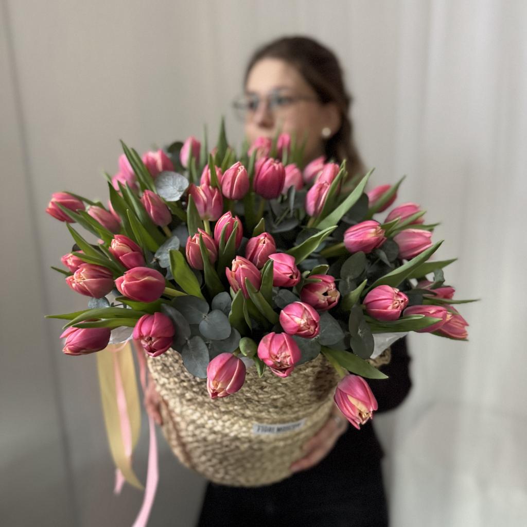 корзина моно тюльпанов факстрот