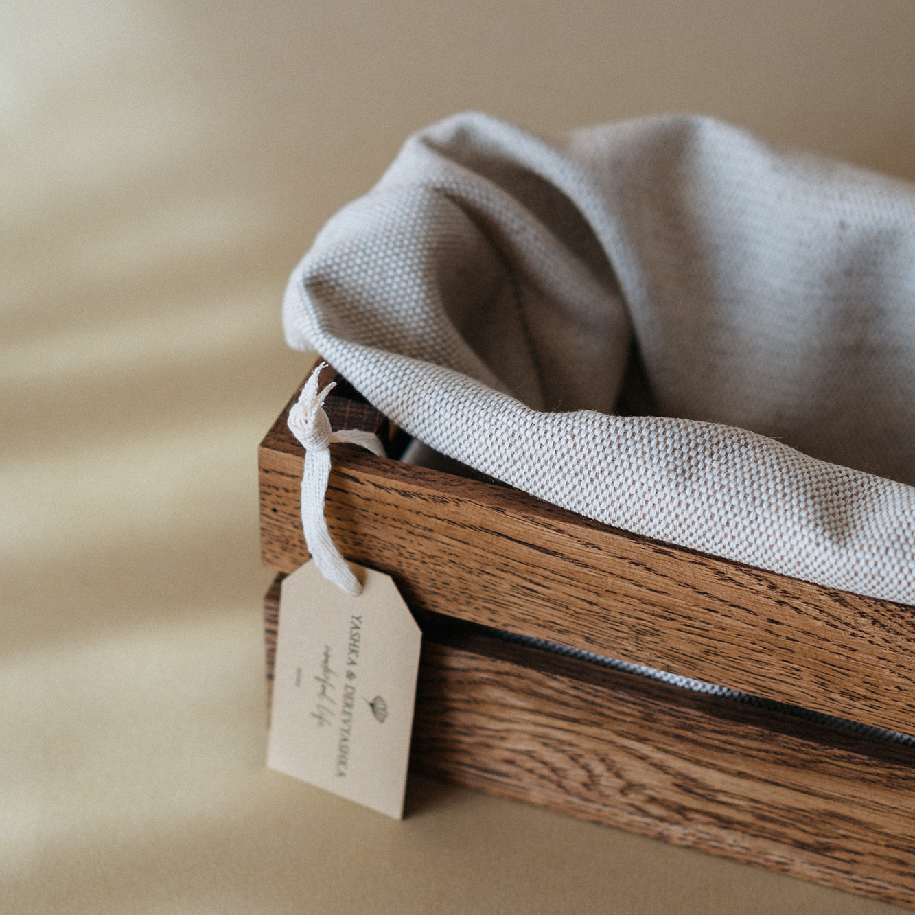 Хлебница с льняным мешком (темный дуб)