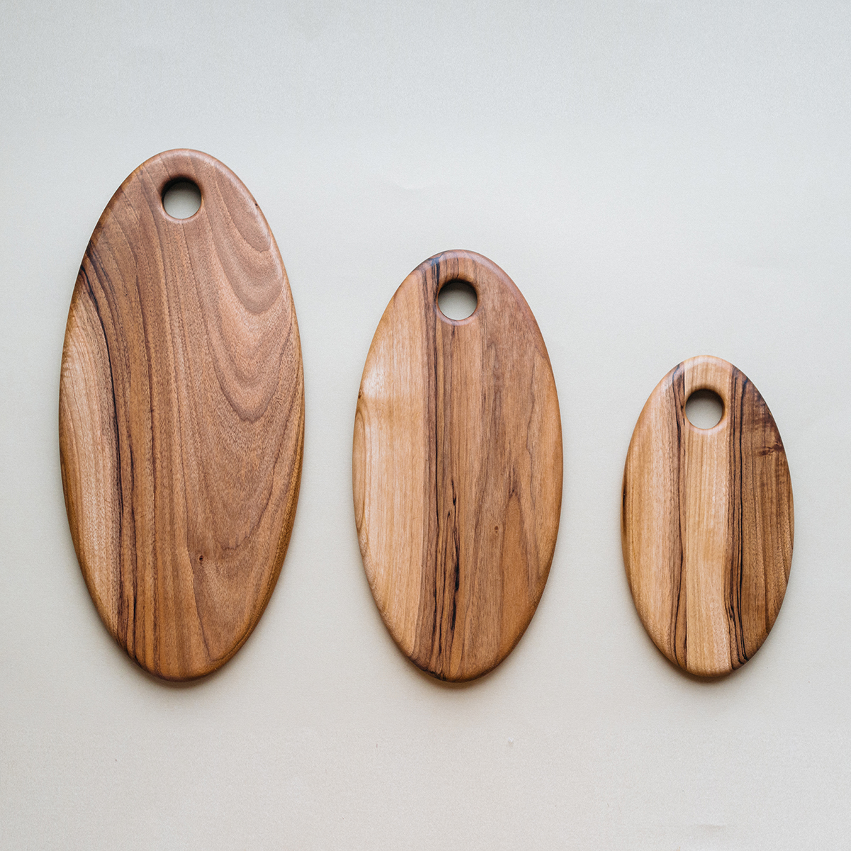 Деревянная доска-овал (орех)