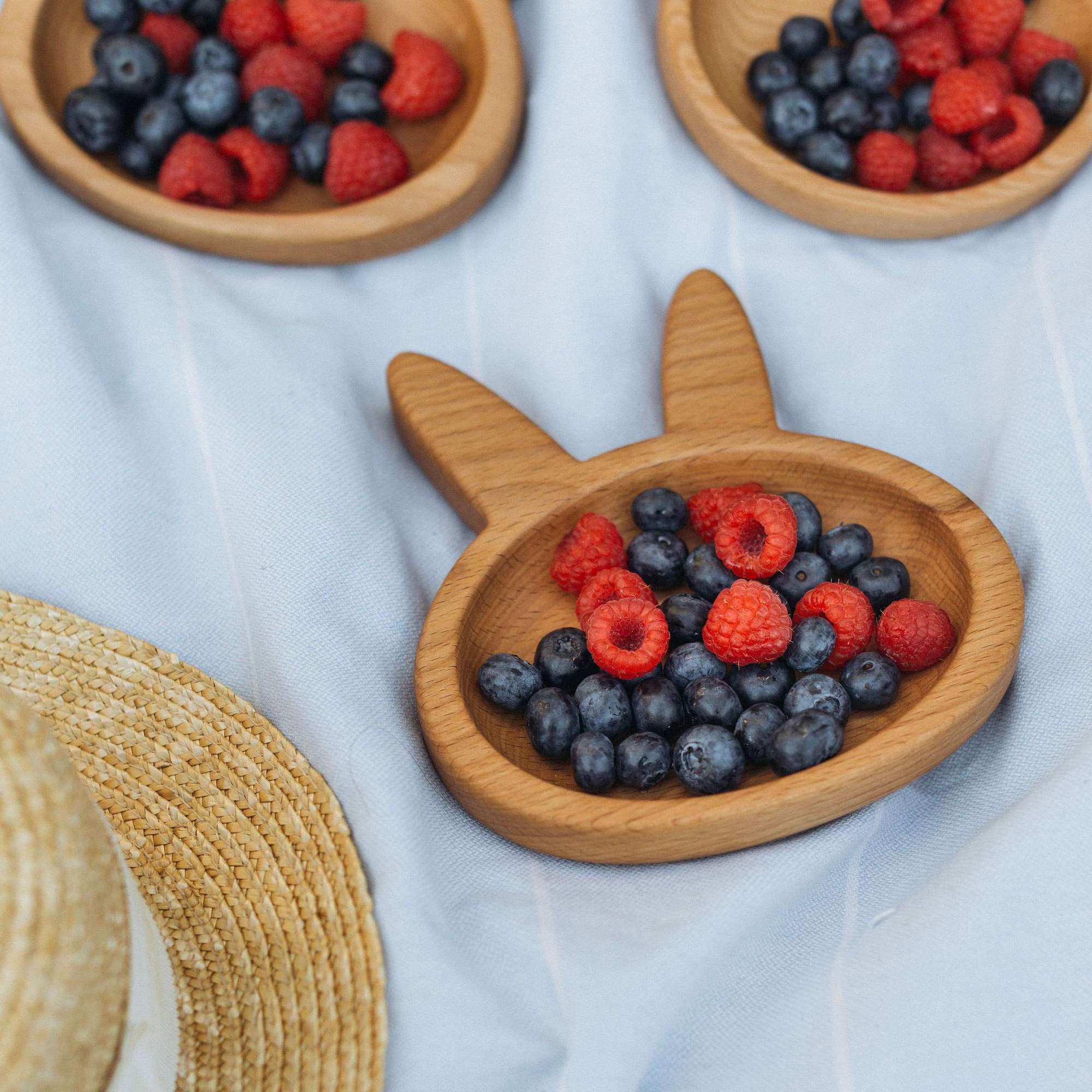 Деревянная детская тарелка в форме зайца (бук)