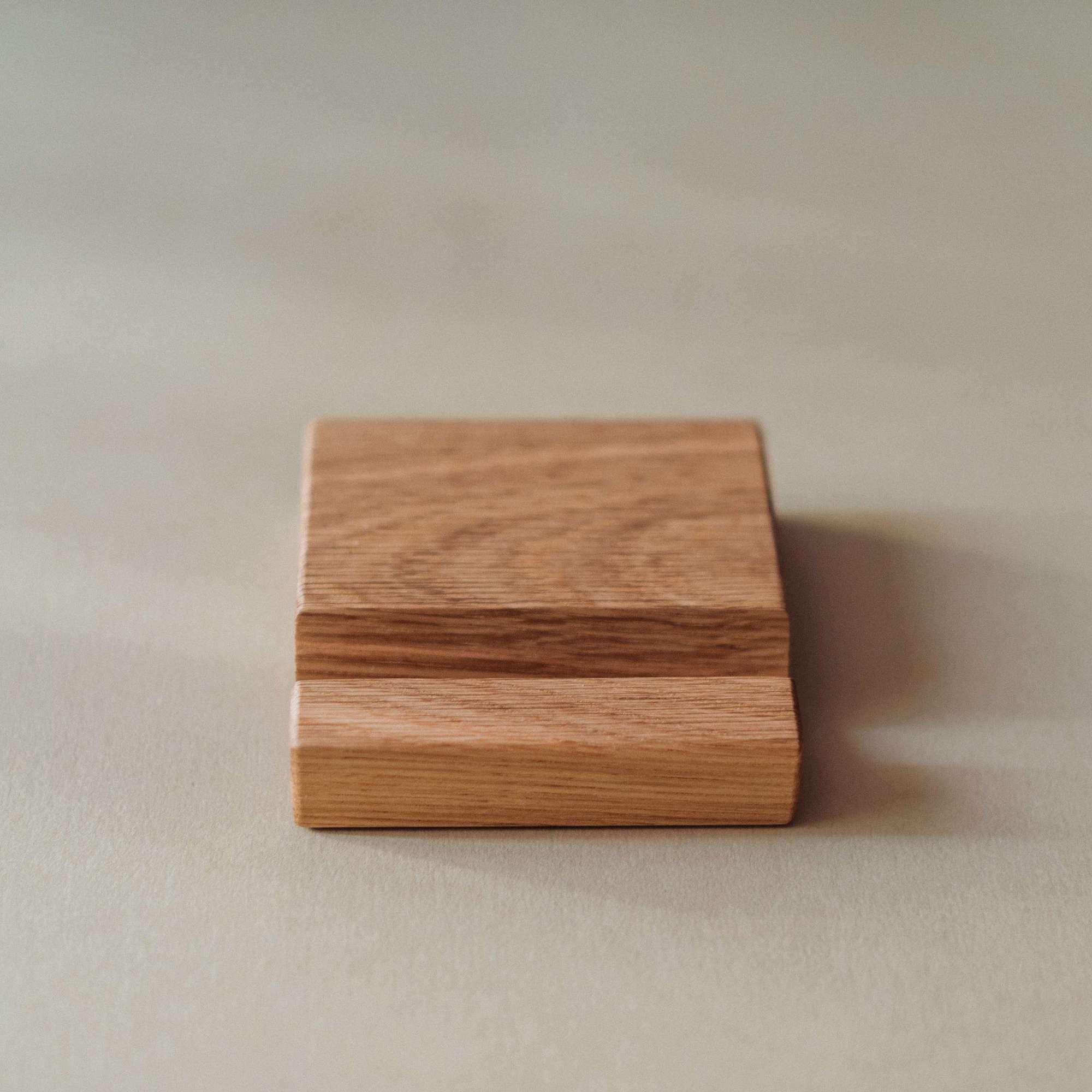 Деревянная подставка для смартфона/планшета от Yashka & Derevyashka