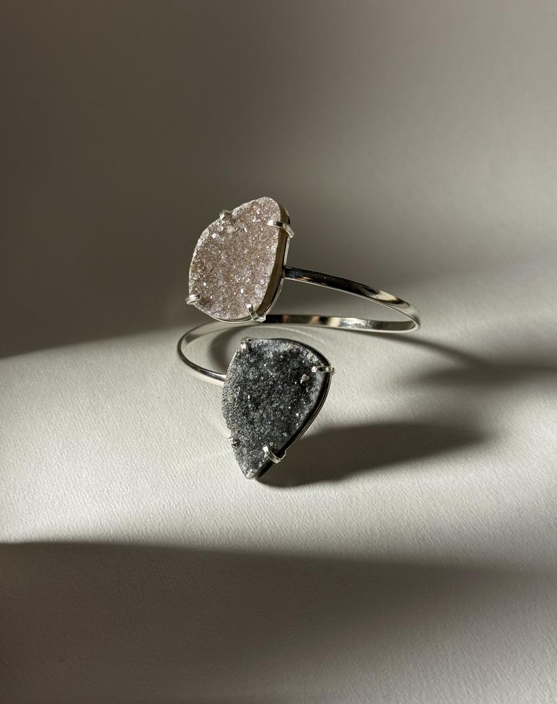 Браслет с агатами