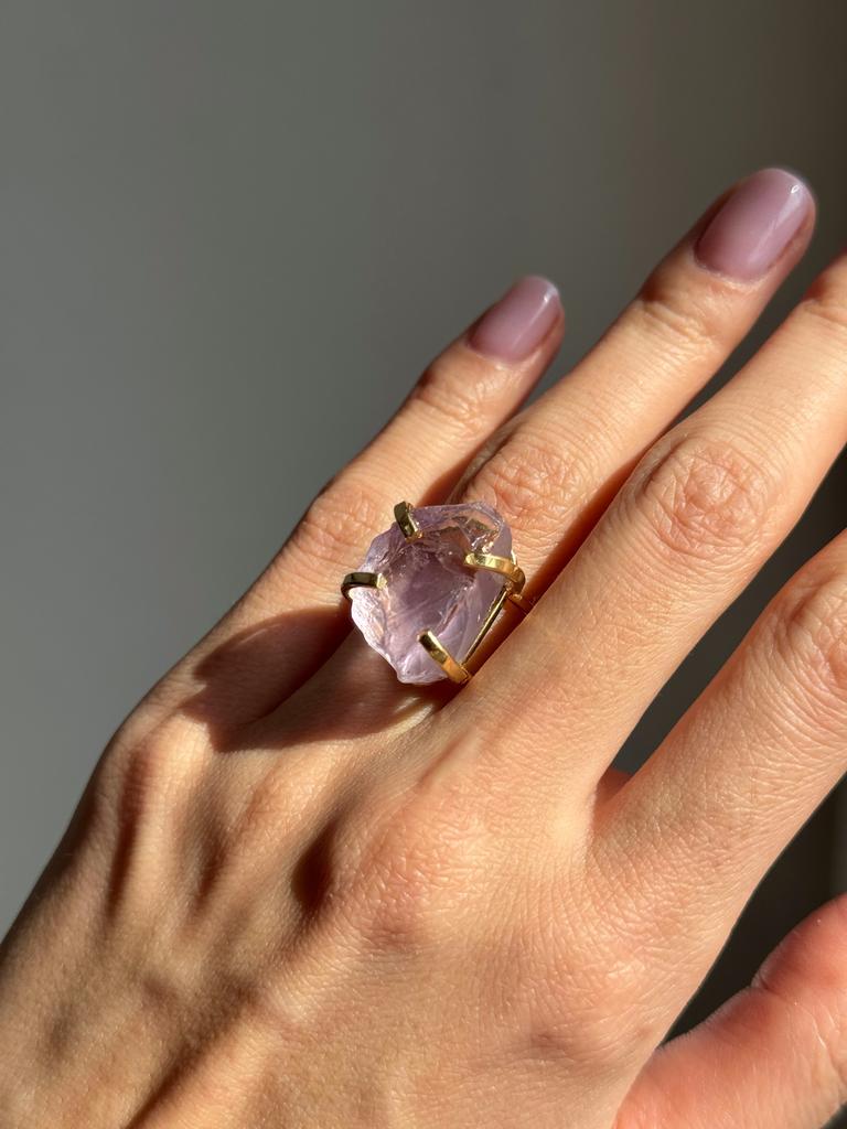 Кольцо с кристаллом аметиста