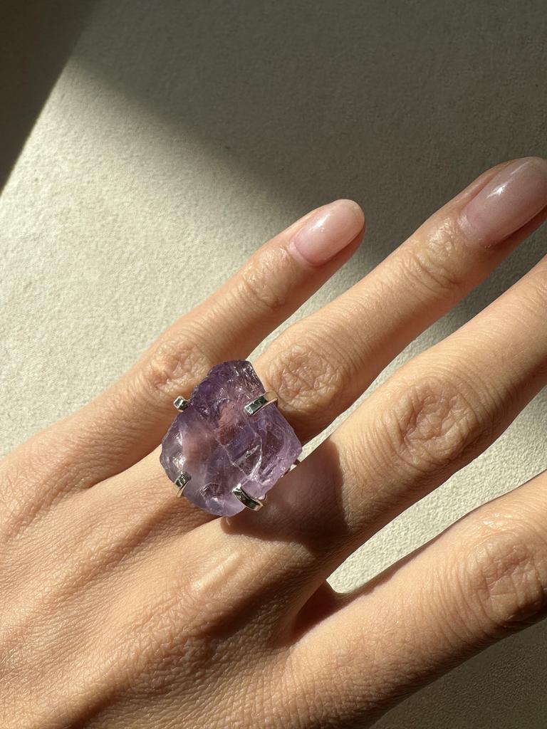 Кольцо с кристаллом аметиста