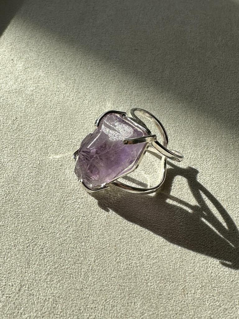 Кольцо с кристаллом аметиста
