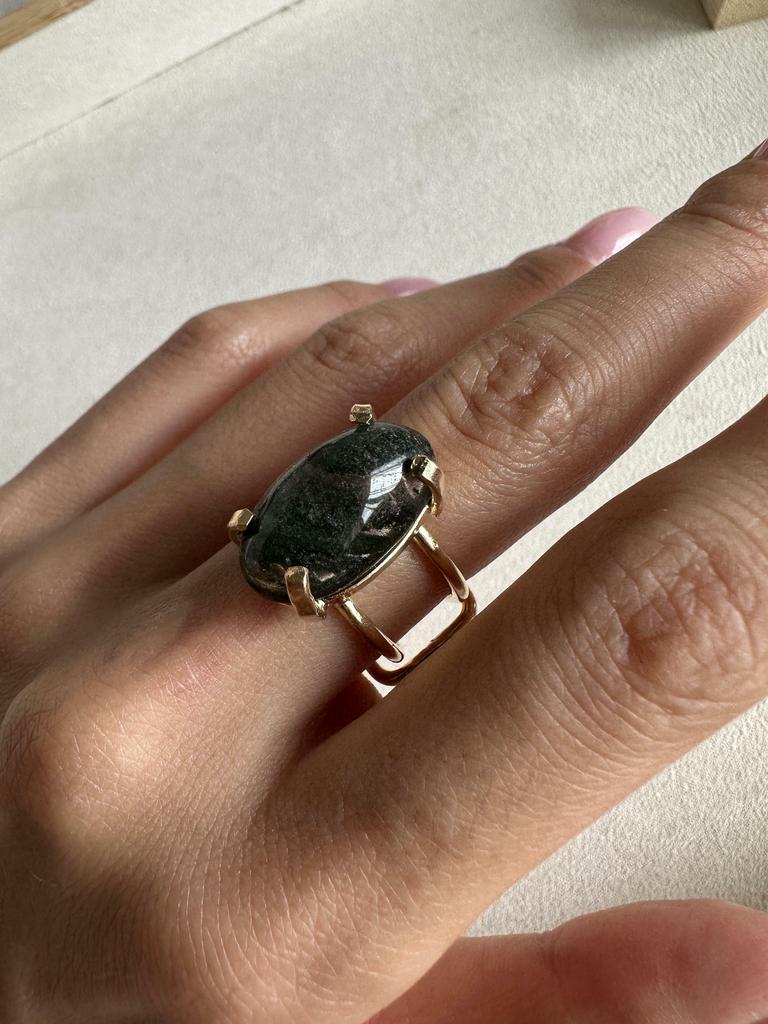 Кольцо с фантомным кварцем