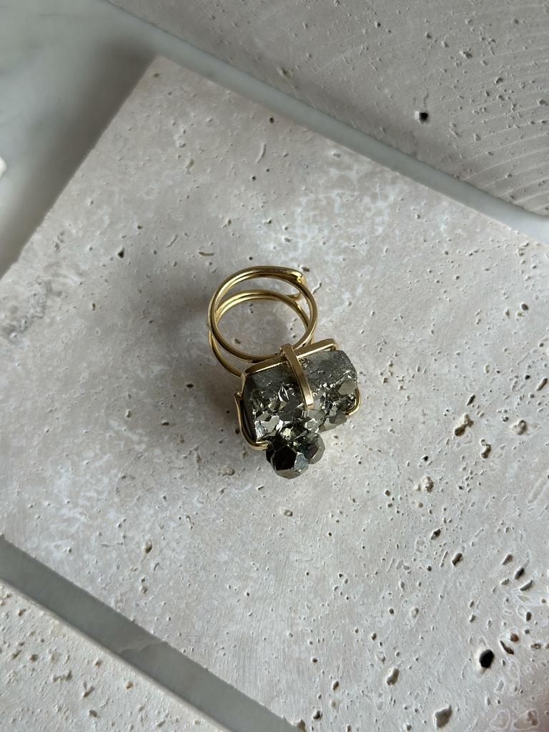 Кольцо с пиритом