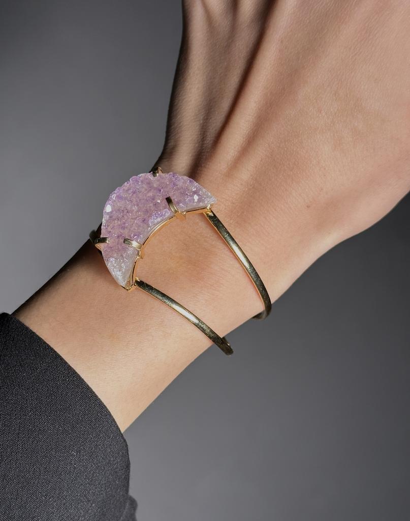 Браслет с аметистом в форме луны