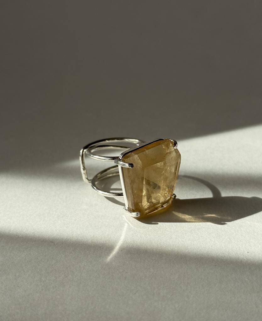 Кольцо с шлифованным цитрином