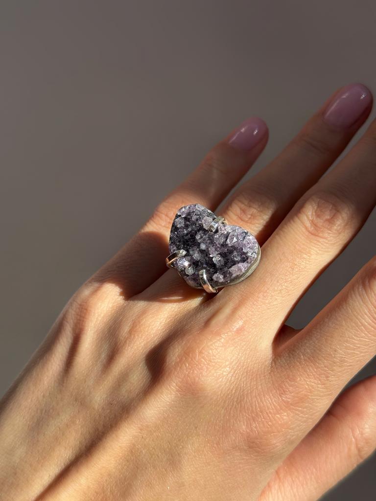 Кольцо с темным аметистом в форме сердца 18,5 - 22,5 размер