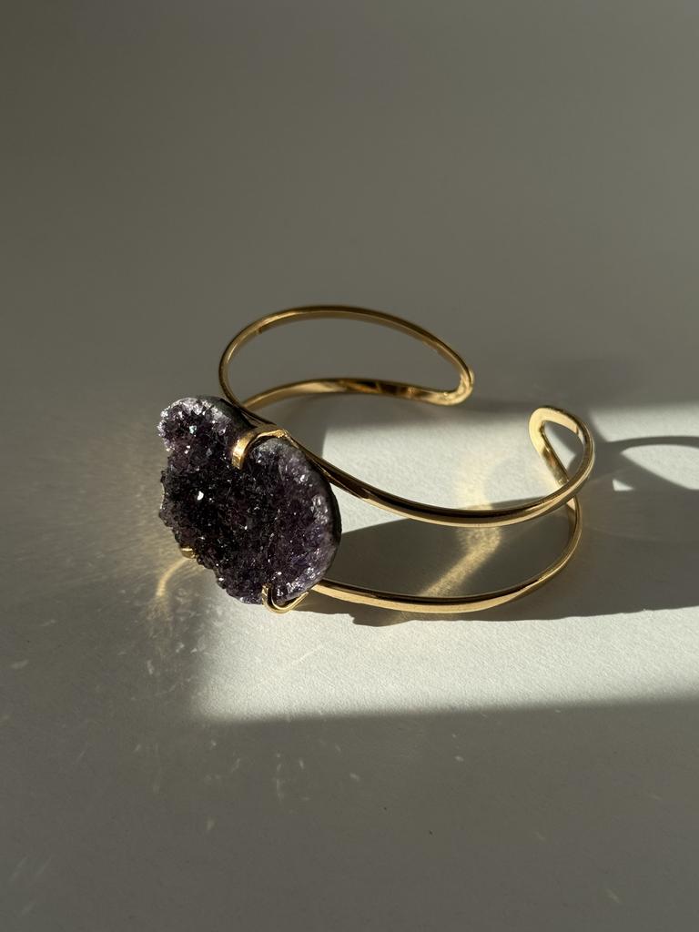 Браслет с крупным агатом в форме сердца