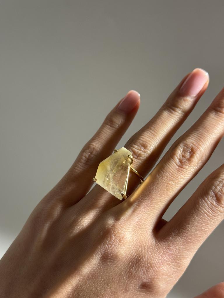 Кольцо с шлифованным цитрином