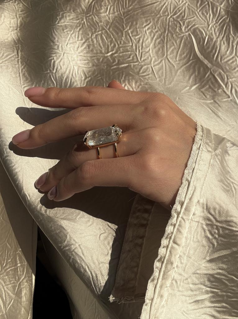 Кольцо с кристаллом горного хрусталя