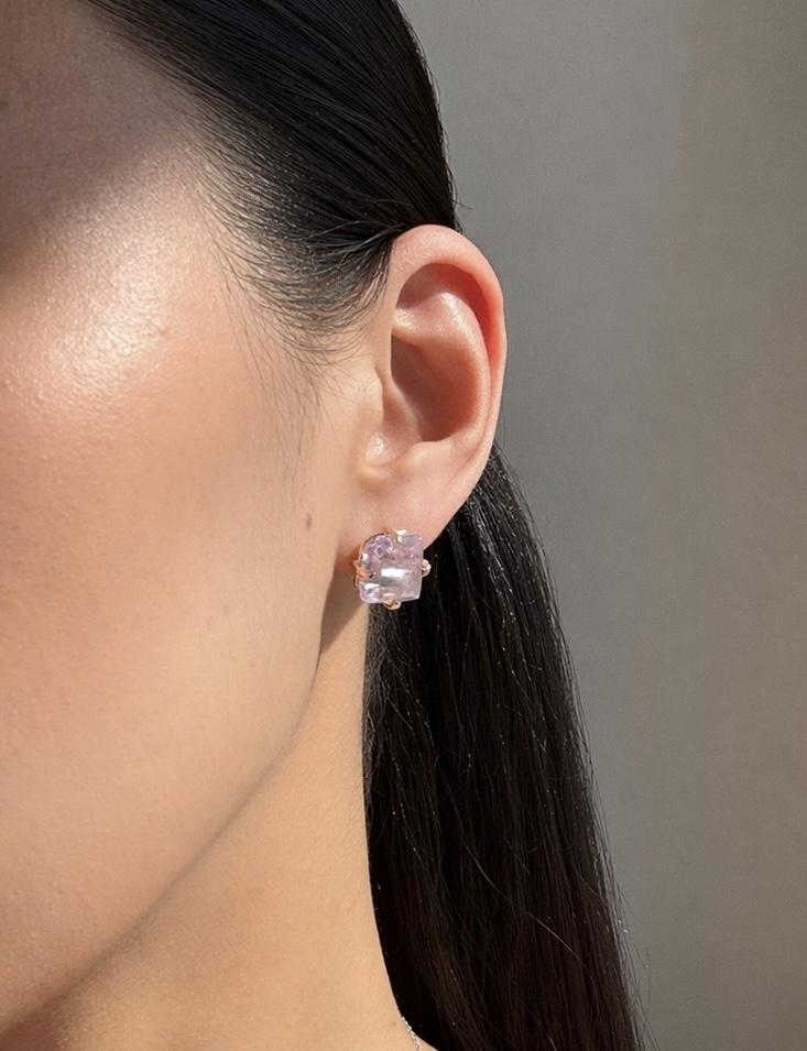 Серьги пусеты с шлифованным кристаллом аметиста