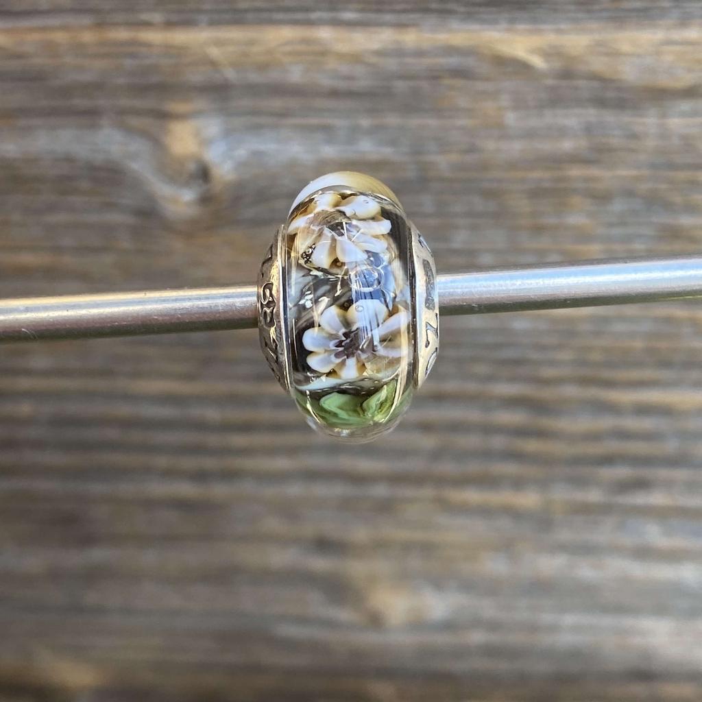 AQUARIUM  BEAD 6 caramel flowers on black