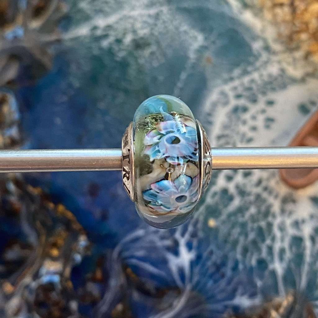 AQUARIUM 37 mix on green