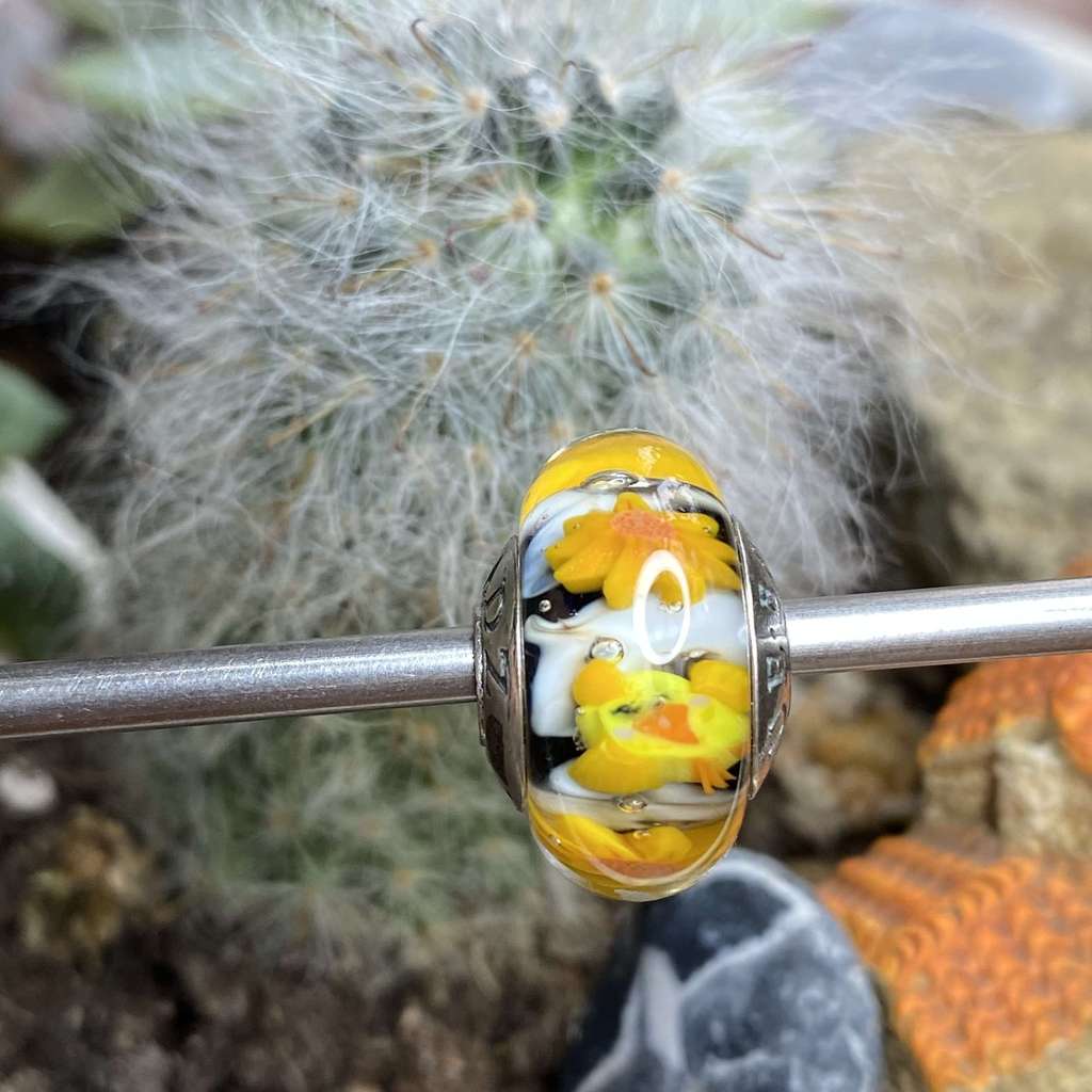 AQUARIUM  10 bird and orange flowers on black