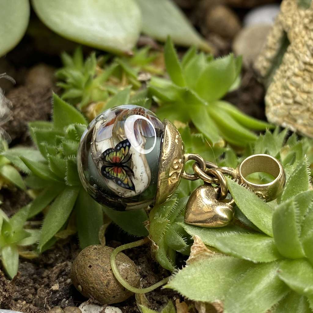 Fri AQUARIUM 11 butterflies gold dangle