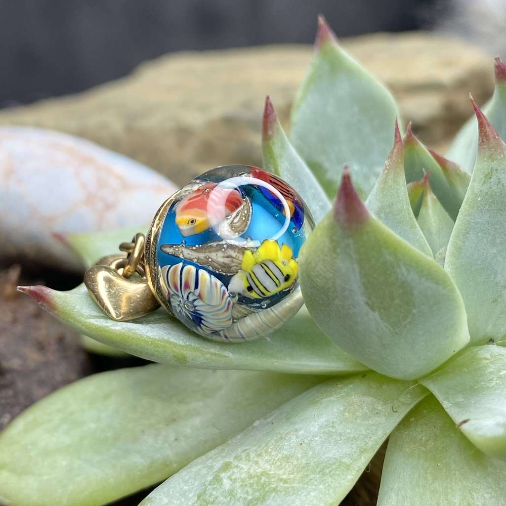 Fri AQUARIUM 10 fish gold dangle