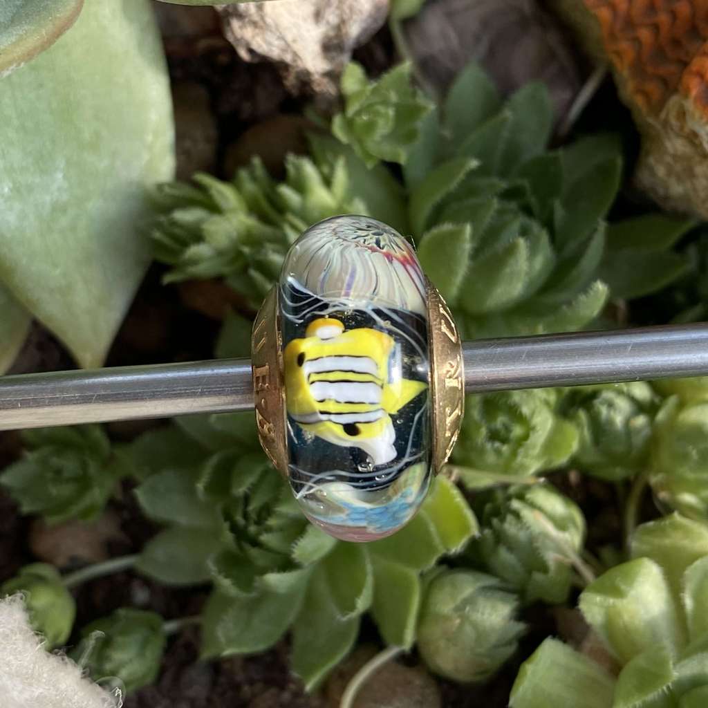 1 friday AQUARIUM  GOLD bead